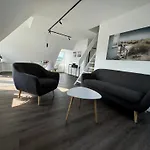Auszeit - Modern Zentral, Sauna, Balkon, Parkplatz アパート